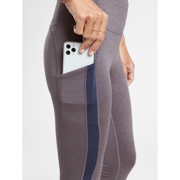 Athleta Ultimate Stash Pocket 7/8 Tight Legging - Picture 2 of 13